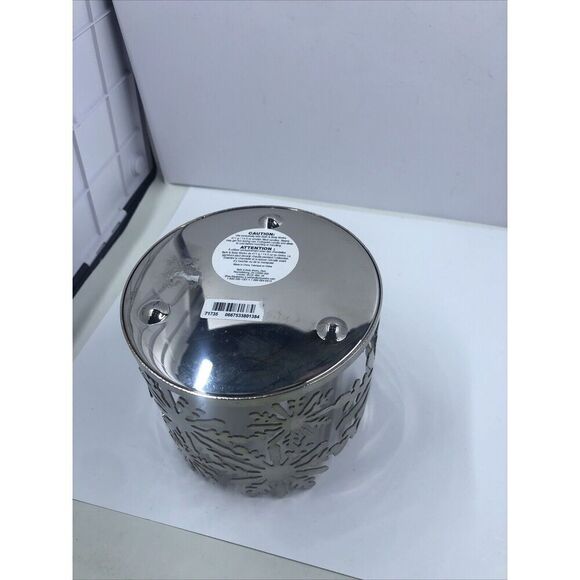 Slatkin Bath & Body Works 4 oz  Metal Sleeve Candle Holder Christmas  Snowflakes - Picture 8 of 8
